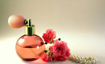Piękne perfumy dla kobiet w czerwonym pudełku