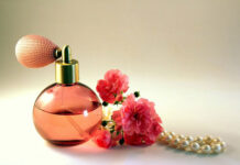 Piękne perfumy dla kobiet w czerwonym pudełku