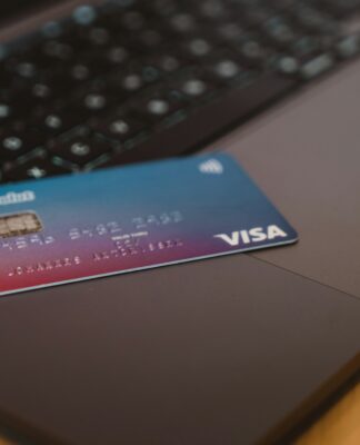 Karta kredytowa – jakie korzyści warto wziąć pod uwagę? Karta kredytowa