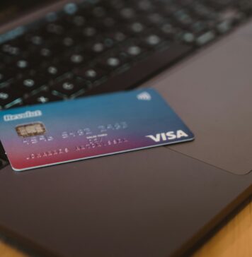 Karta kredytowa – jakie korzyści warto wziąć pod uwagę? Karta kredytowa